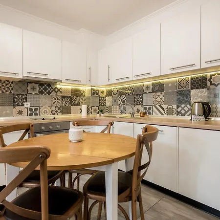 Apartamento Stylish Place Near The